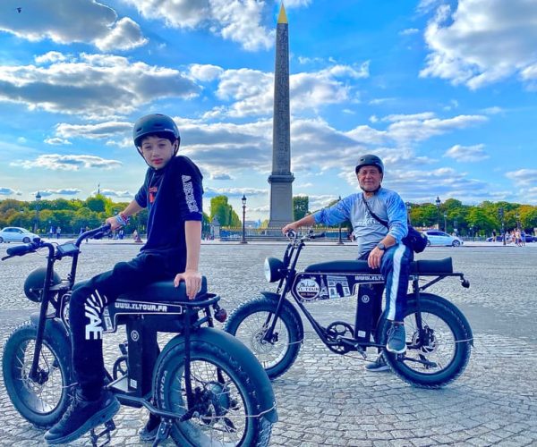 Paris: Eiffel Tower and Notre Dame Night Tour by E-Bike – Paris, France