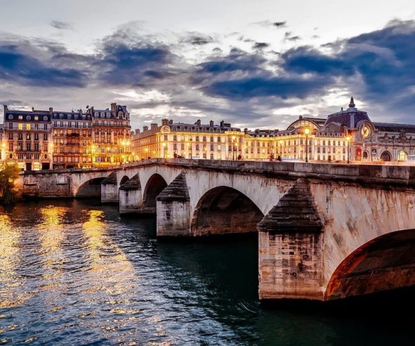 Paris Illuminated Walking Tour in Spanish – Paris, France