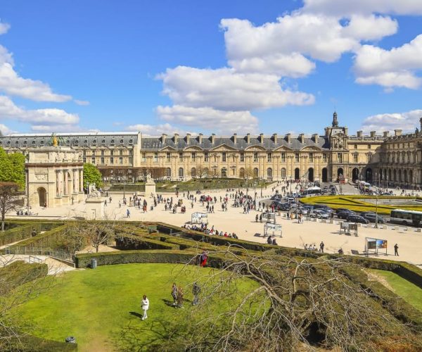 Paris: Louvre Must-See Tour with Reserved Entry Ticket – Paris, France