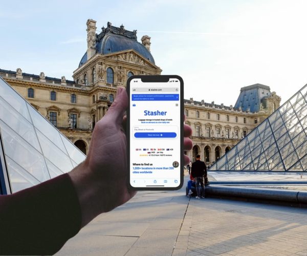 Paris: Luggage Storage in Louvre Museum – Paris, France