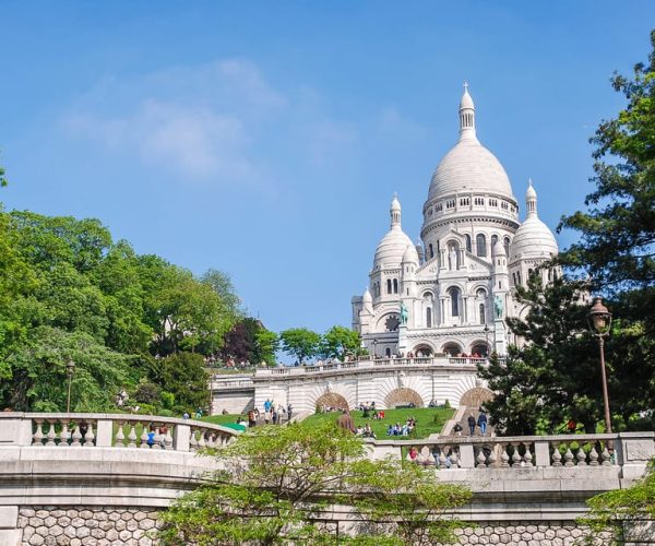 Paris: Montmartre Cheese, Wine & Pastry Guided Walking Tour – Paris, France