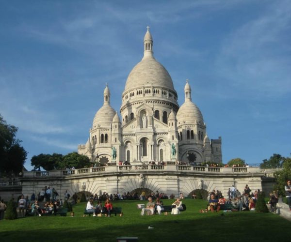 Paris: Montmartre Walking Tour with Local Resident – Paris, France