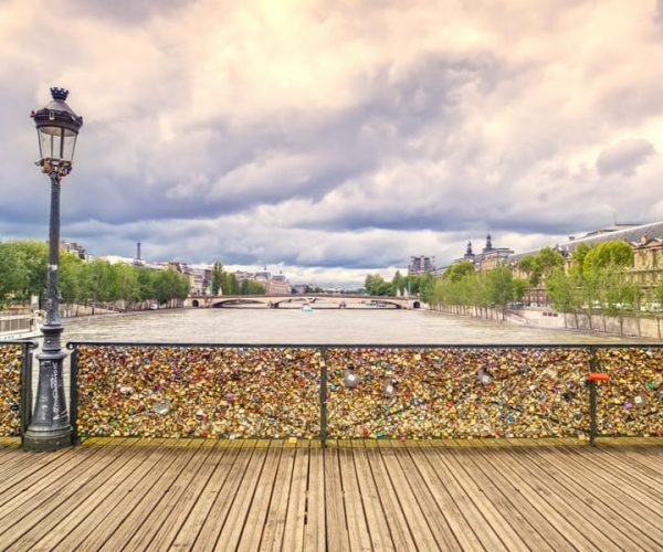 Paris Outdoor Escape Game: Emily, Secret Penpal – Paris, France