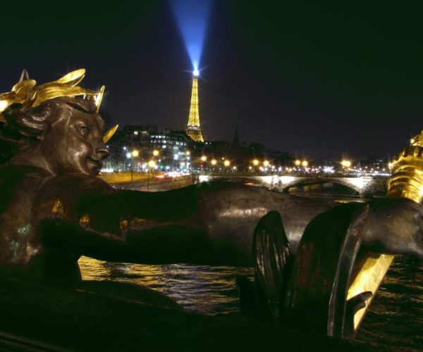 Paris: Panoramic Night Tour with Audio Guide and Host – Paris, France