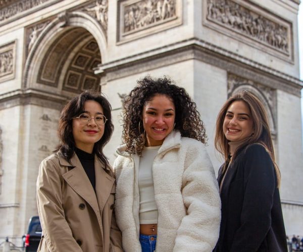 Paris: Professional Photoshoot at the Arc de Triomphe – Paris, France