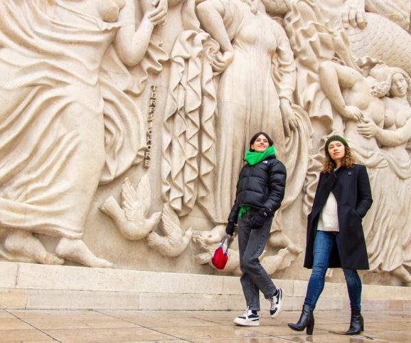 Paris: Professional photoshoot outside the Palais de Tokyo – Paris, France