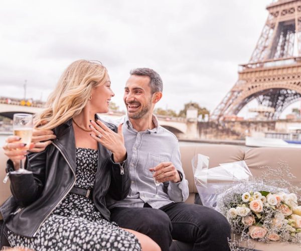 Paris Proposal / Private River Cruise + Photographer 1h – Paris, France