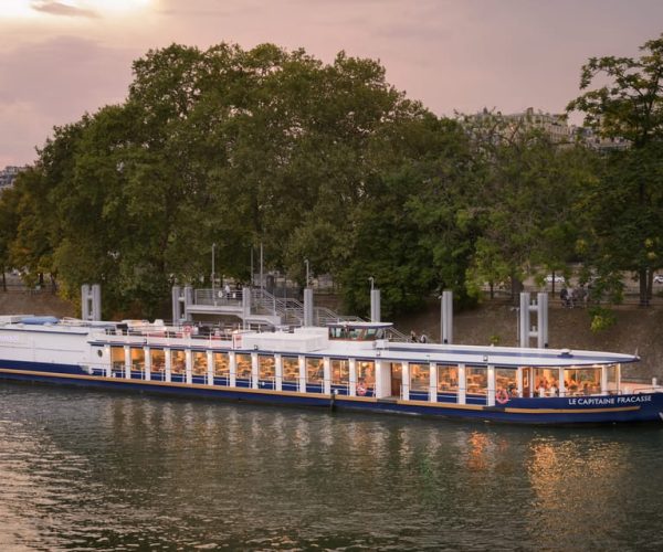 Paris: Romantic Cruise with 3-course Dinner on Seine River – Paris, France