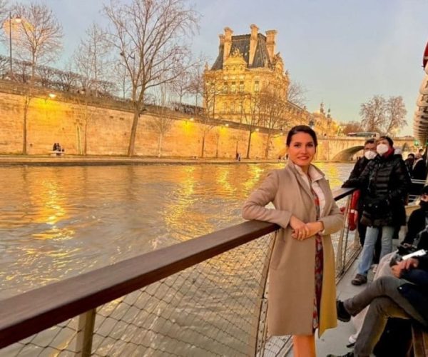 Paris: Sainte-Chapelle Entry Ticket and Seine River Cruise – Paris, France