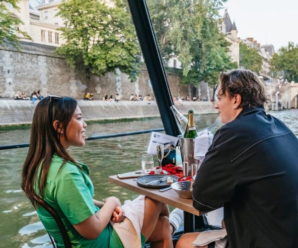 Paris: Seine River Sightseeing Cruise with 3-Course Dinner – Paris, France