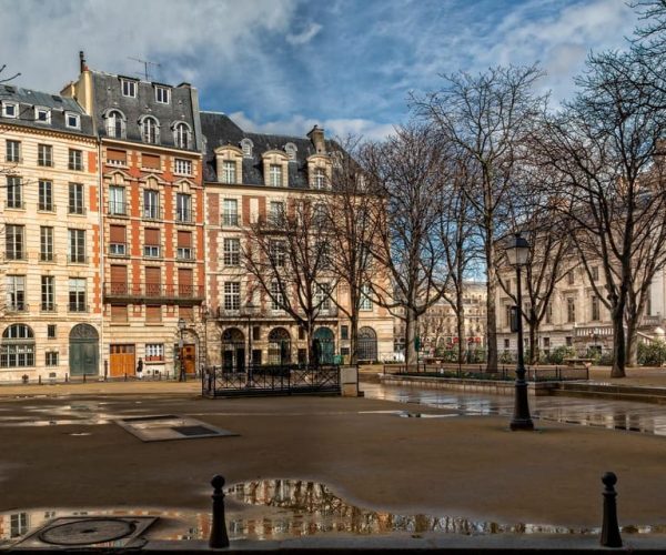 Paris : Walking tour Notre Dame with local guide – Paris, France