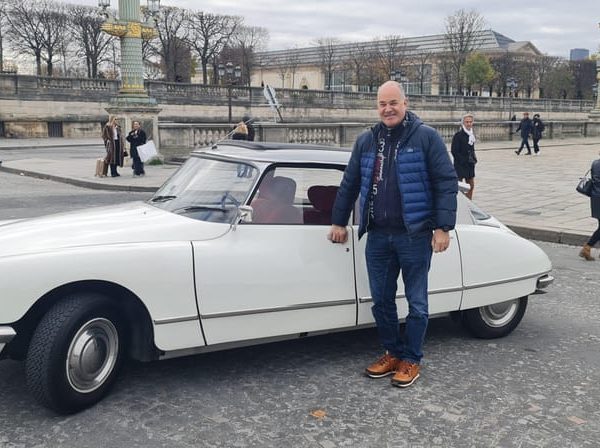 Paris : visite de Paris Citroën DS oldtimer -Emily in Paris – Paris, France