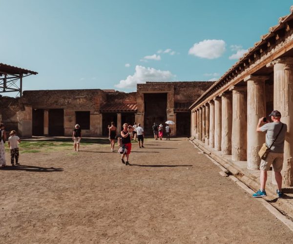 Pompeii: 2-Hour Guided Tour with an Archaeologist – Pompei, Italy