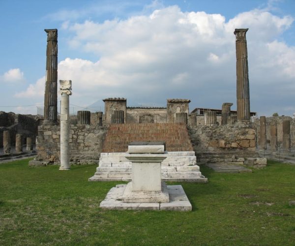 Pompeii: Group Tour with an Archeologist Guide – Pompei, Italy