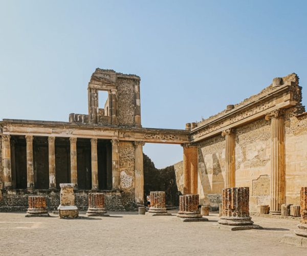 Pompeii: Private Tour with an Archaeologist – Pompei, Italy