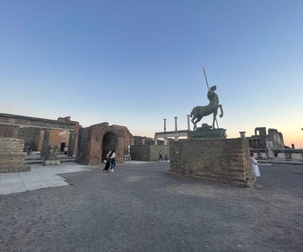 Pompeii: The Forum & Via dell’ Abbondanza – Pompei, Italy