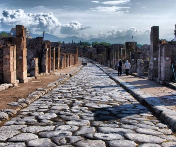 Pompeii and Herculaneum with Winery Tasting – Group Tour – Pompei, Italy