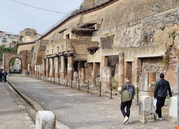 Pompeii to Mt. Vesuvius: Day-Trip to Two Wonderful Places – Pompei, Italy