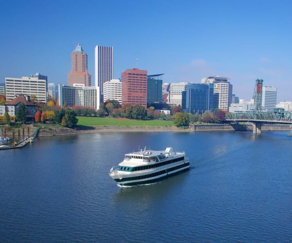 Portland: 2-hour Lunch Cruise on the Willamette River – Portland, Oregon