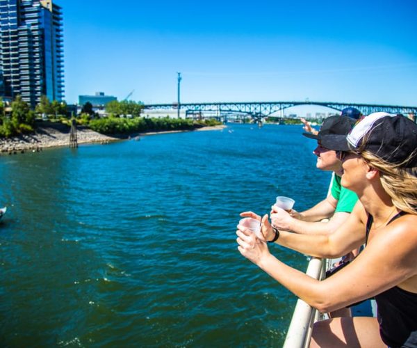 Portland: Happy Hour Sightseeing Cruise – Portland, Oregon