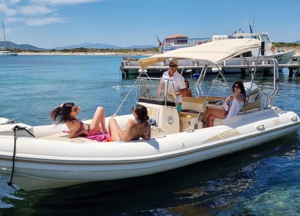 Porto San Paolo: Gita in gommone Tavolara, Molara, aperitivo – Sardinia, Italy