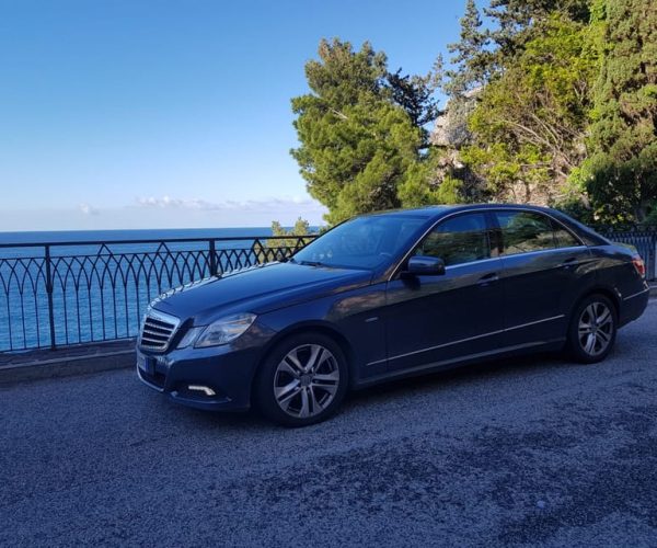 Positano: Private Transfer to Naples with WiFi – Naples, Italy