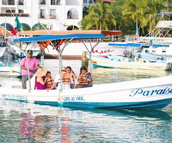 Private Huatulco 5 or 7 Bays Boat Trip – Oaxaca, Mexico