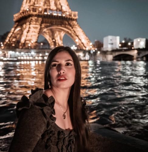 Private Photoshoot Tour near your chosen famous Landmarks – Ile-de-France, France