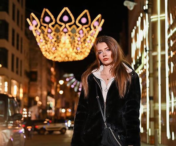 Private Photoshoot with Christmas Lights in London – London, United Kingdom