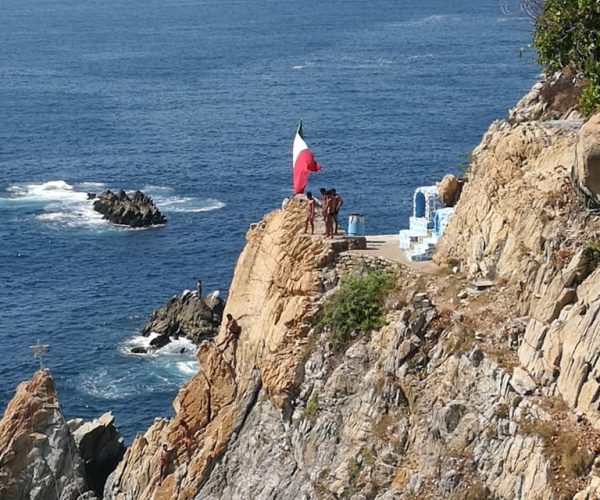 *Private Round-Trip Shuttle: Quebrada Cliff-Dive Watching – Chihuahua (State), Mexico