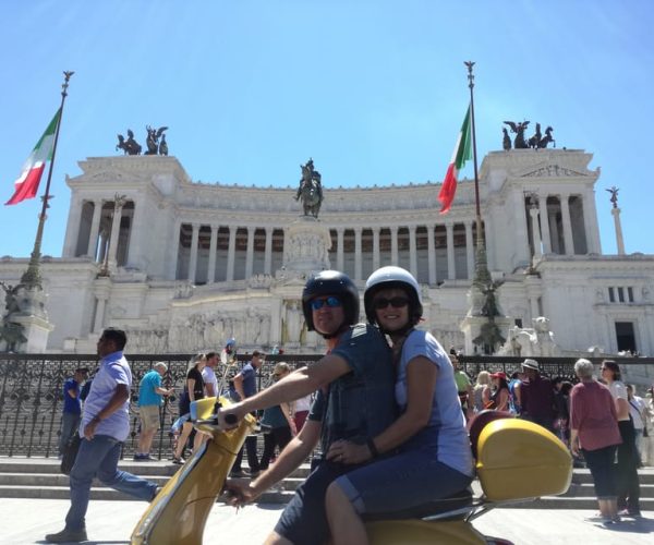 Rome: 125cc Vespa Primavera 24-, 48-, or 72-Hour Rental – Rome, Italy