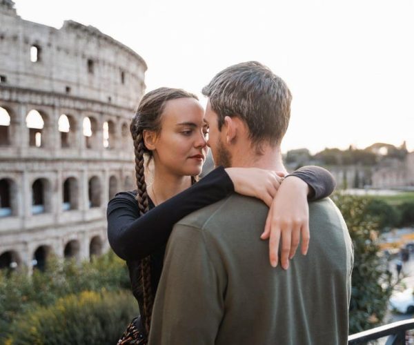 Rome: Romantic Couple Photoshoot Experience at the Colosseum – Rome, Italy