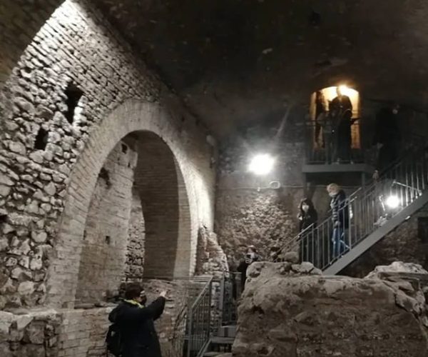 Rome: The Undergrounds of Trastevere Tour with Private Guide – Rome, Italy