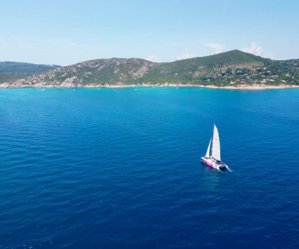 Saint Tropez: Boat Party Evening on a Catamaran – Provence-Alpes-Côte d’Azur, France