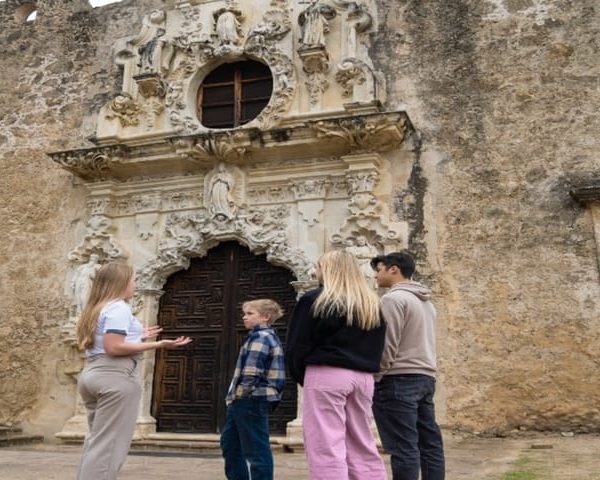 San Antonio: Guided Walking Tour with Boat Cruise – San Antonio, Texas