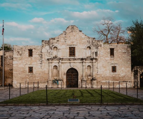 San Antonio: Self-Guided Ghost Walking Tour – San Antonio, Texas