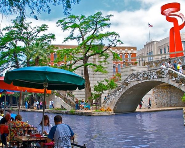 San Antonio Small Group Riverwalk Food Walking Tour – San Antonio, Texas