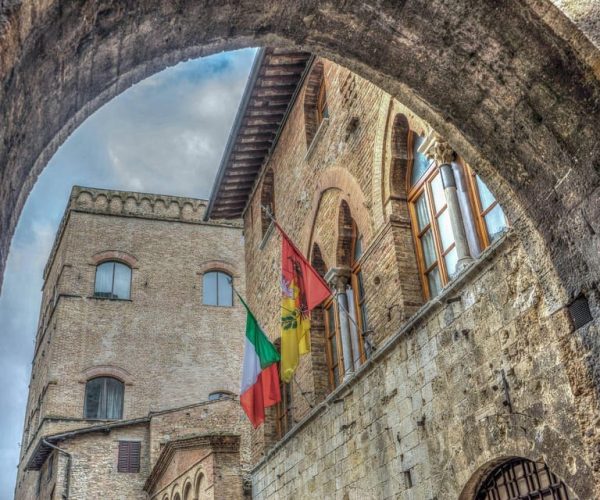 San Gimignano Private Walking Tour – Tuscany, Italy