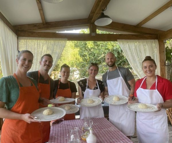 Sorrento Pizza Making: Wine, Limoncello & Transfer Included – Sorrento, Italy