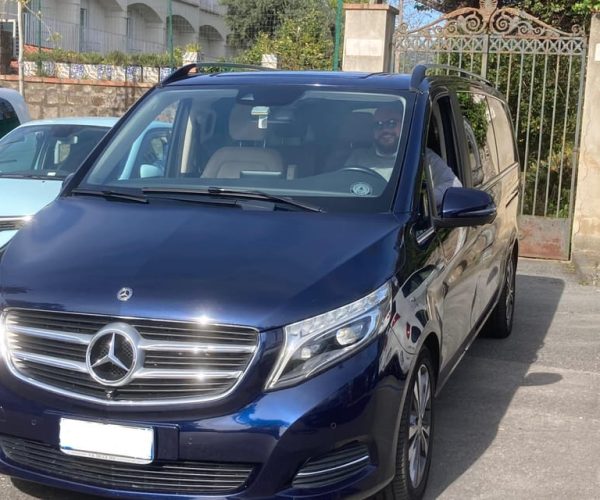 Sorrento: Private Transfer Service in a Mercedes Van – Sorrento, Italy