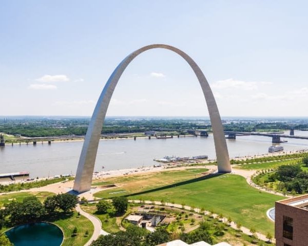 St. Louis: Guided Tour with Boat Cruise and Helicopter Ride – St. Louis, Missouri