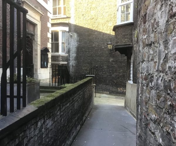 The Ghosts Of The Secret Alleyways Of Old London Town – London, United Kingdom