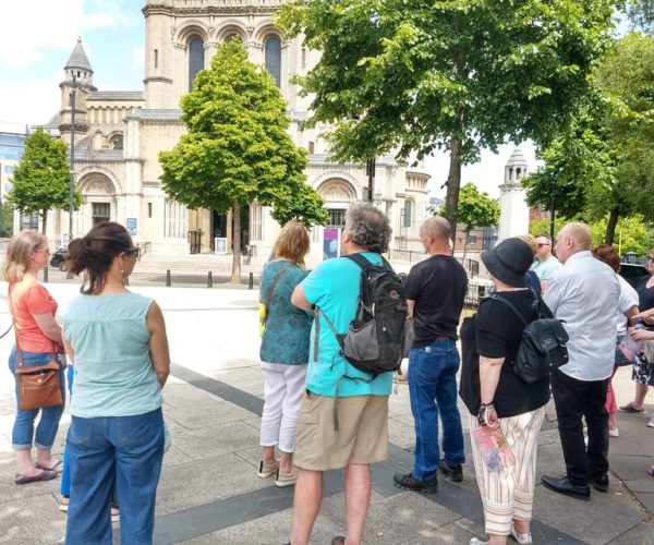 The Story of Belfast: walking tour with a local guide – Belfast, United Kingdom