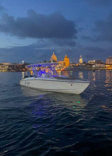 Tour privado en bote por la bahía de Cartagena – Cartagena, Colombia