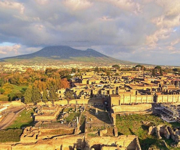 Transfer from Naples with 2hr stop at Pompeii site and Back – Naples, Italy