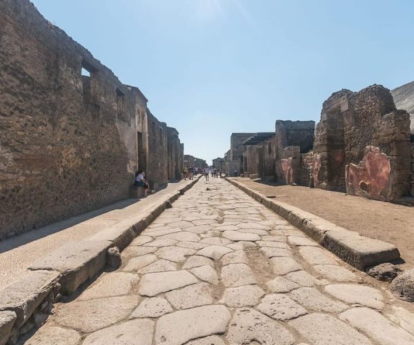 Transfer from Positano to Rome area & Pompeii Guided Tour – Pompei, Italy