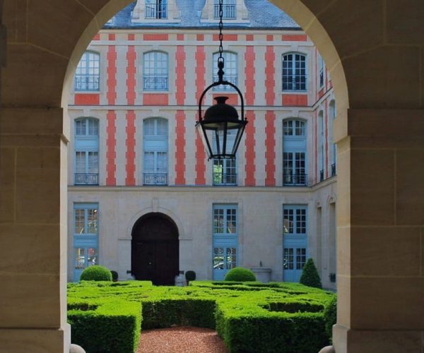 Unexpected Paris – Marais disctrict: 2-Hour Private Tour – Paris, France