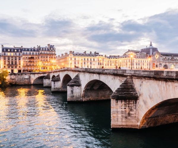 Valentines in Paris: A Romantic Wander Through the City – Paris, France