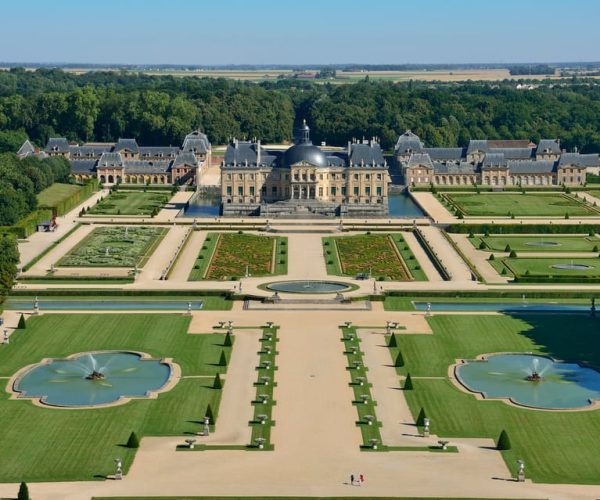 Vaux le Vicomte Chateau Entry Ticket and Chateaubus Transfer – Ile-de-France, France