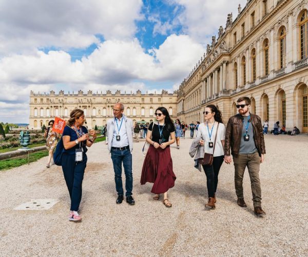 Versailles: Skip-the-Line Tour of Palace with Gardens Access – Ile-de-France, France